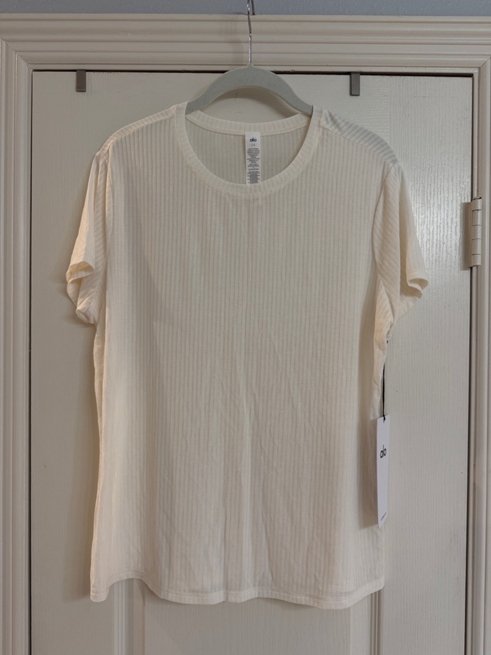 ALO Yoga Ribbed Sea Coast Tee in Ivory